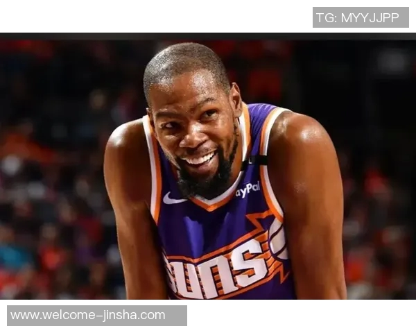 杜兰特盛赞阿门的超快二次起跳与独特风格如同发射台般令人惊叹 杜兰特盛赞阿门的超快二次起跳与独特风格如同发射台般令人惊叹