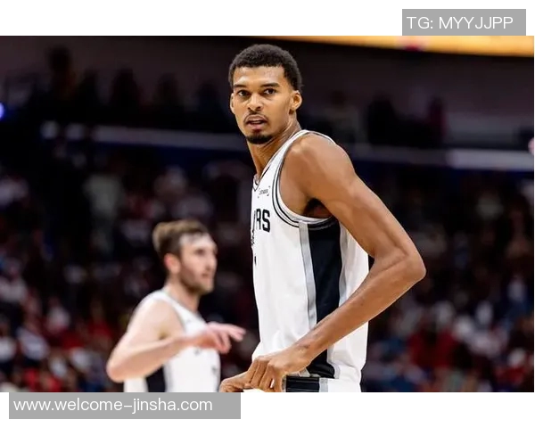 文班在前两场比赛中狂砍69分26板12帽展现全能实力有望同时夺得MVPDPOY和MIP