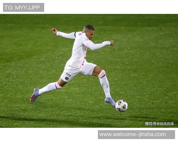 姆巴佩如风般迅捷连过数人一条龙破门展现超凡实力